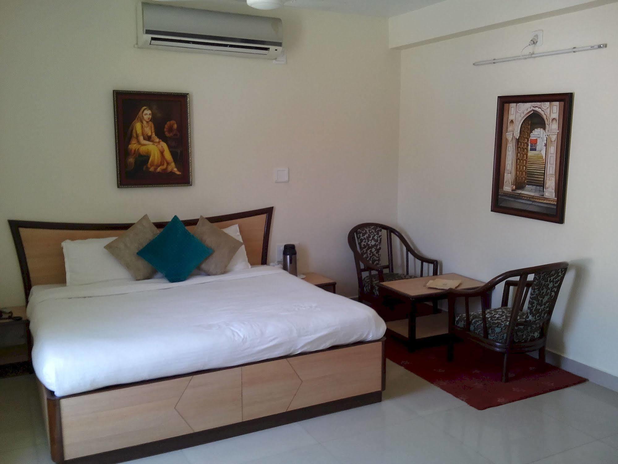 Hotel Karnavati Mount Abu Exterior foto